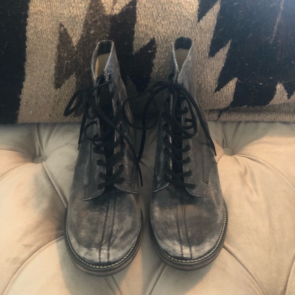 THE GREAT. Shoes - The Great Boxcar Boot size 8